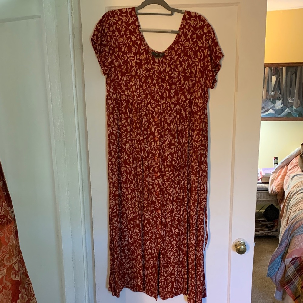 Chic Red Floral Maxi Dress